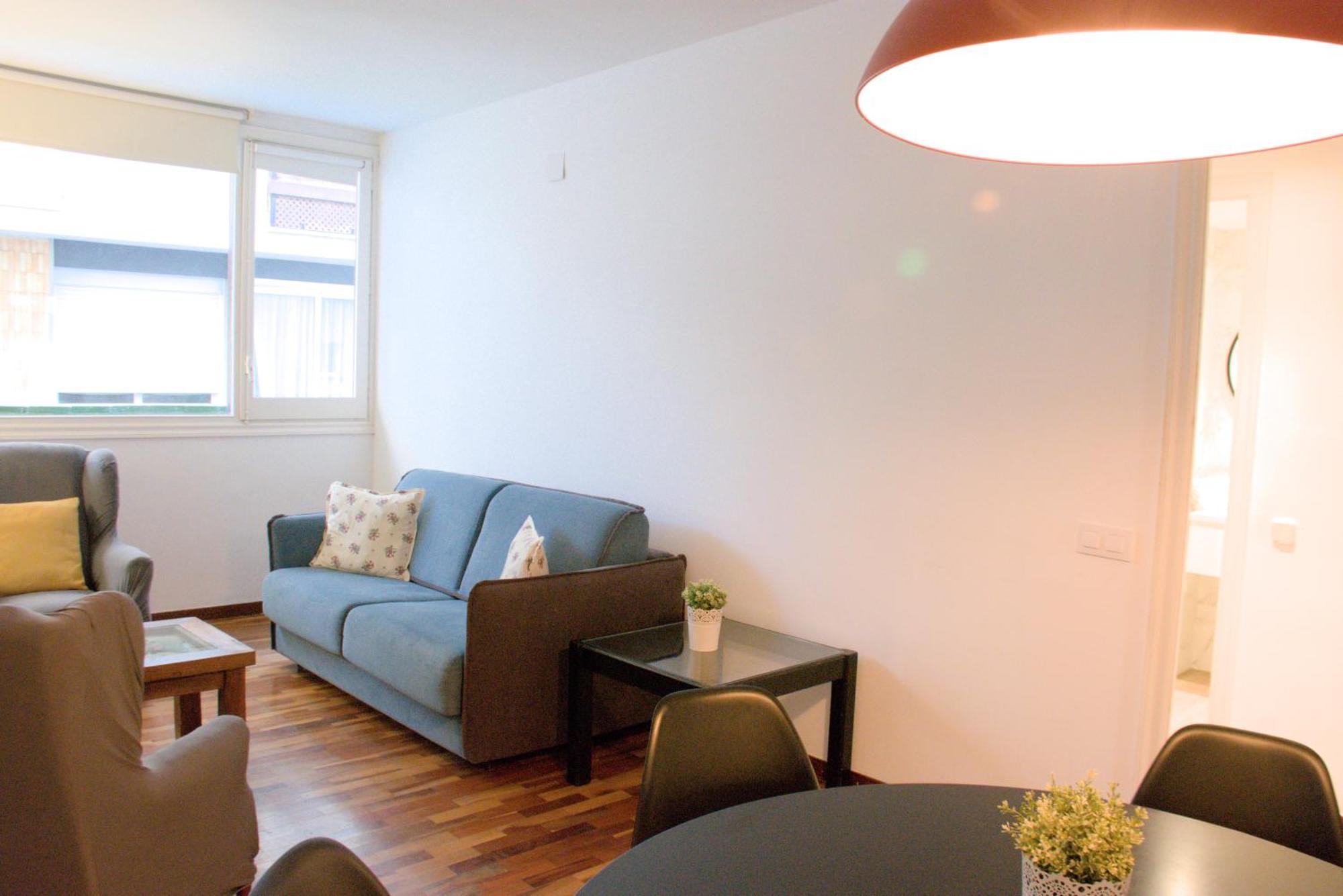 Sweet Bcn Three Bedroom Apartment, Barcelona